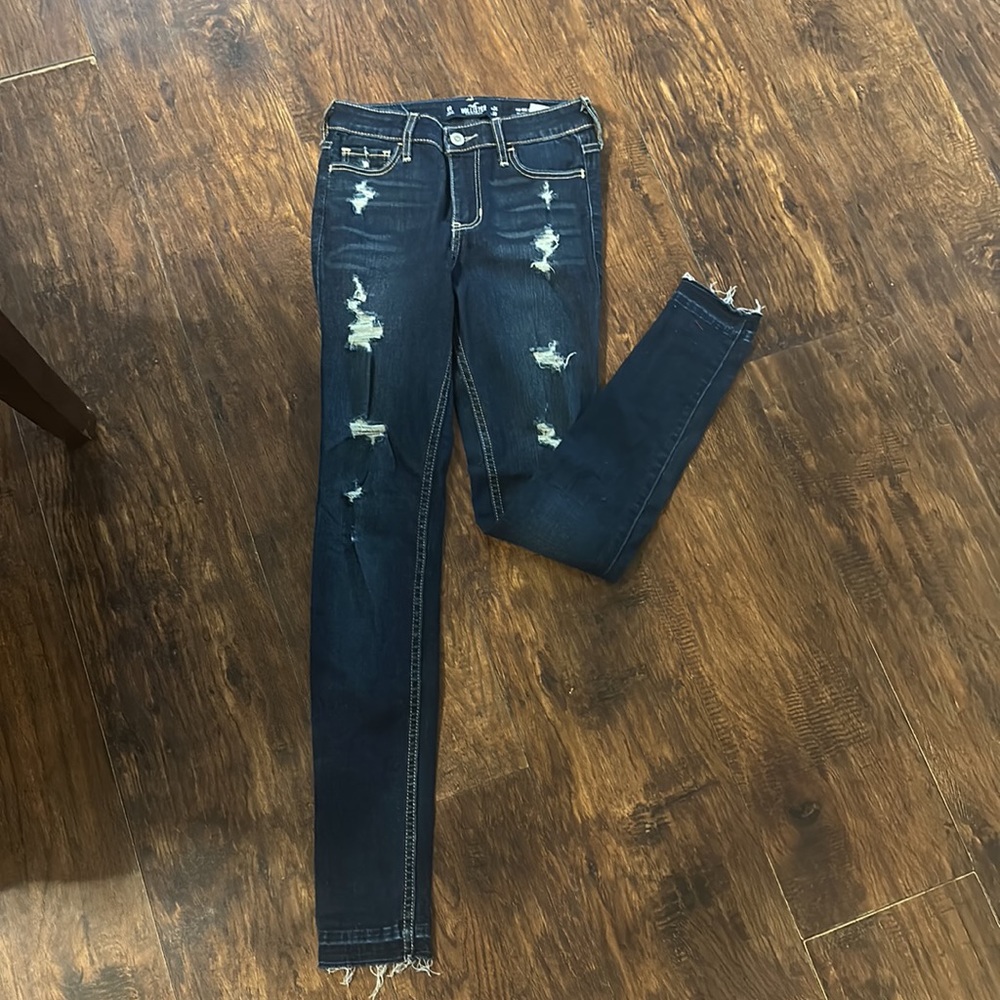Hollister California ripped skinny jeans new condition